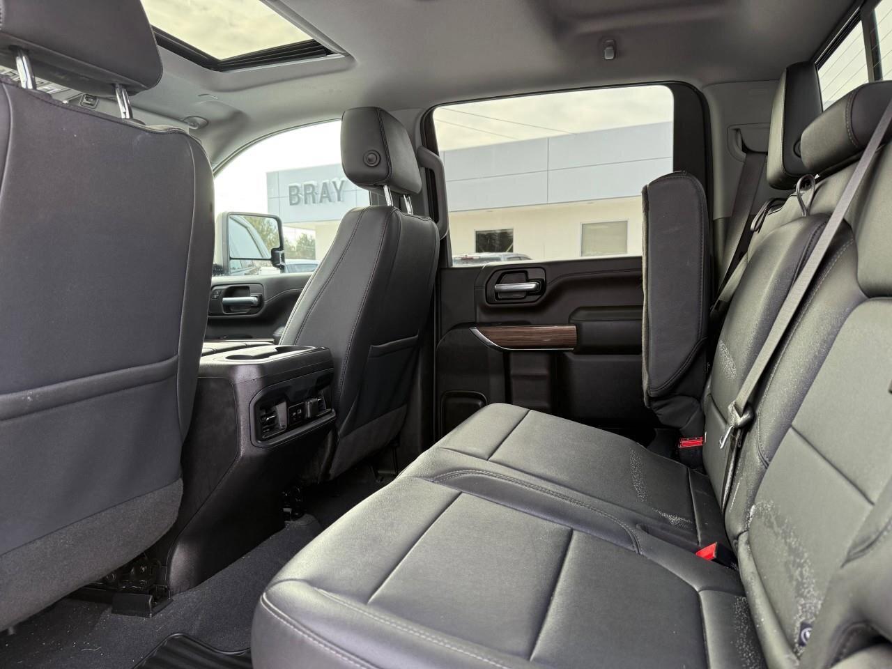 2023 Chevrolet SILVERADO 2500HD 4WD Crew Cab 159  LT Photo