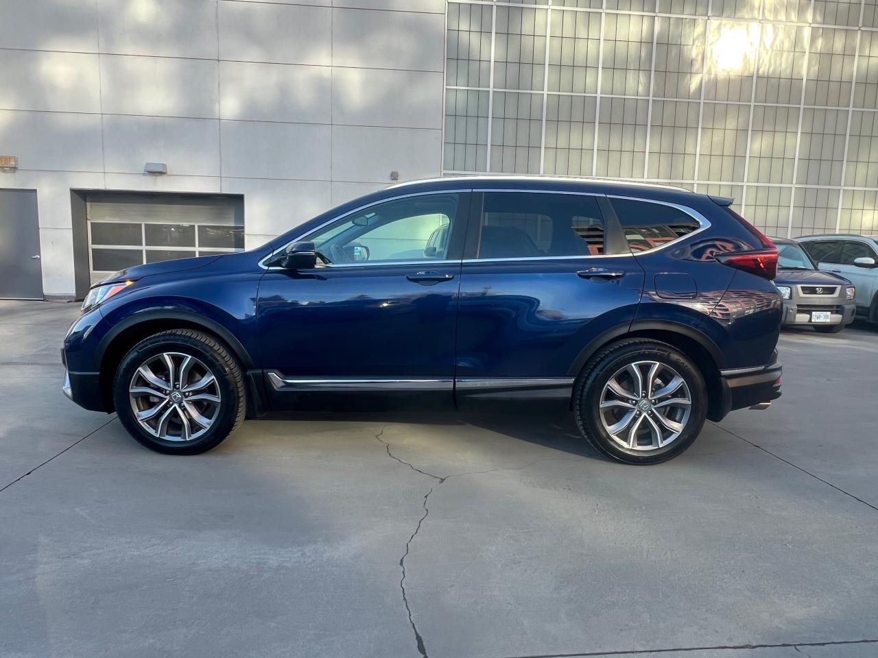 2021 Honda CR-V Touring 4dr All-wheel Drive Photo3