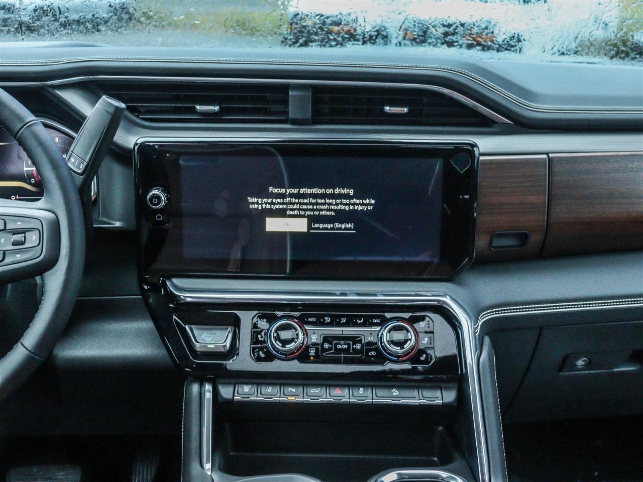 2026 GMC SIERRA 2500HD Crew Cab Standard Box 4-Wheel Drive Denali Ultimate Photo