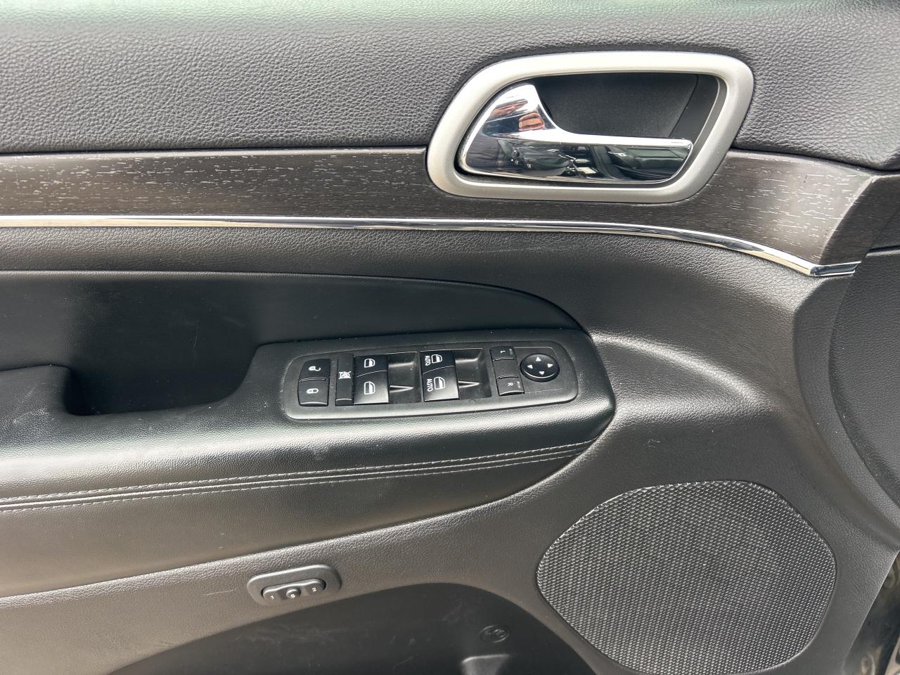 2018 Jeep Grand Cherokee Limited 4x4, Luxury Group II Photo