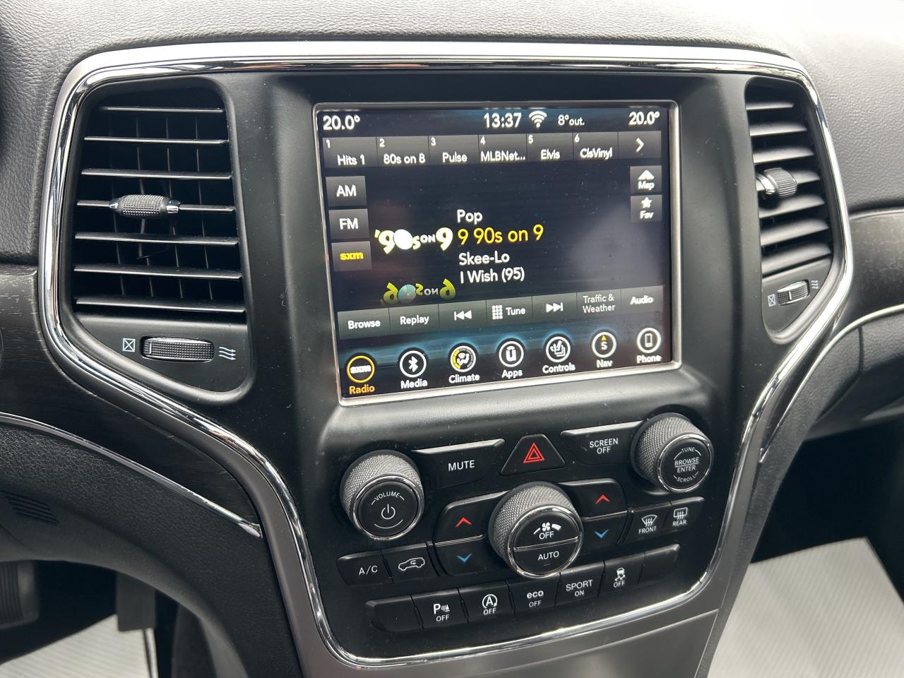 2018 Jeep Grand Cherokee Limited 4x4, Luxury Group II Photo