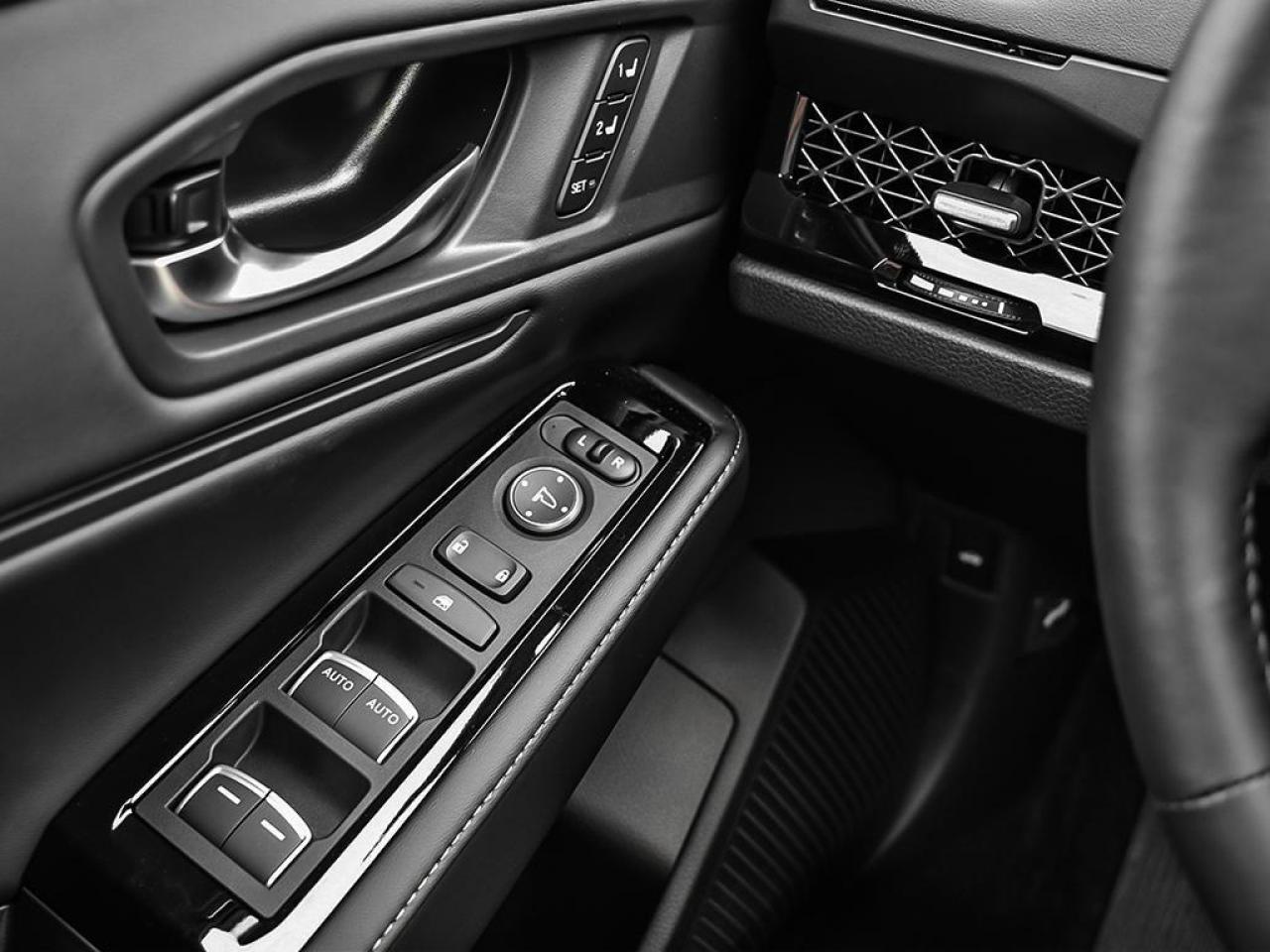 2025 Honda Accord Hybrid Touring 4dr Sedan Photo