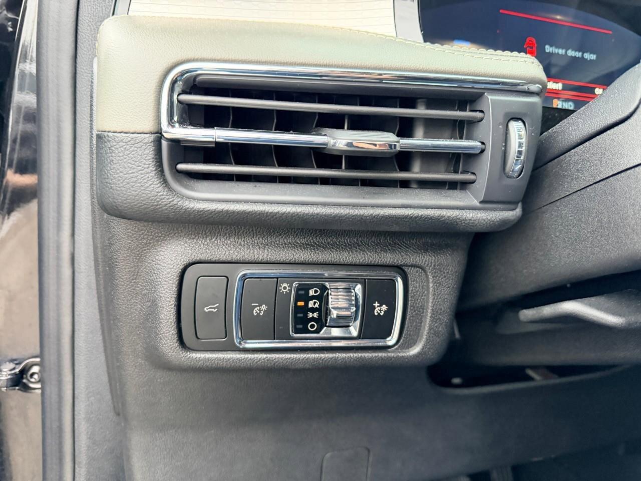 2024 Lincoln Corsair PremierePREMIERE, 2.0L 4 CYLINDER, AWD, LEATHER, A Photo