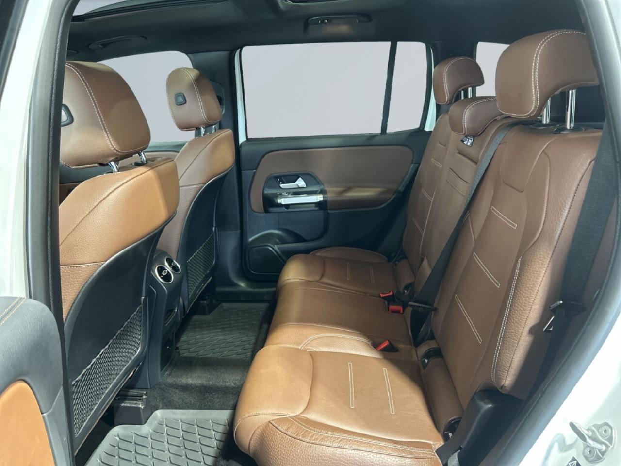 2022 Mercedes-Benz GLB GLB 250 AMG PKG/  4MATIC/Clean carfax/NAVI/Sunroof Photo