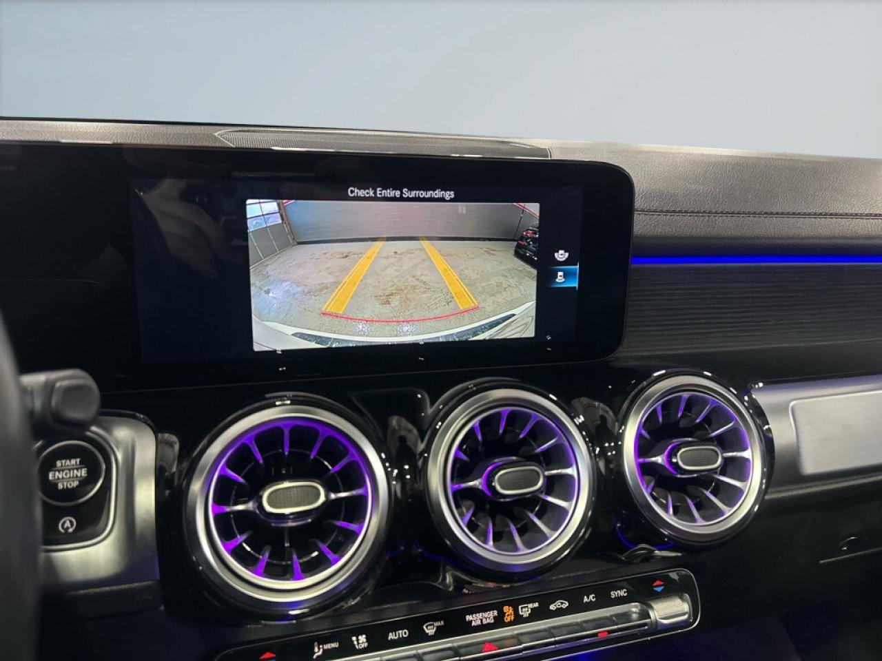 2022 Mercedes-Benz GLB GLB 250 AMG PKG/  4MATIC/Clean carfax/NAVI/Sunroof Photo