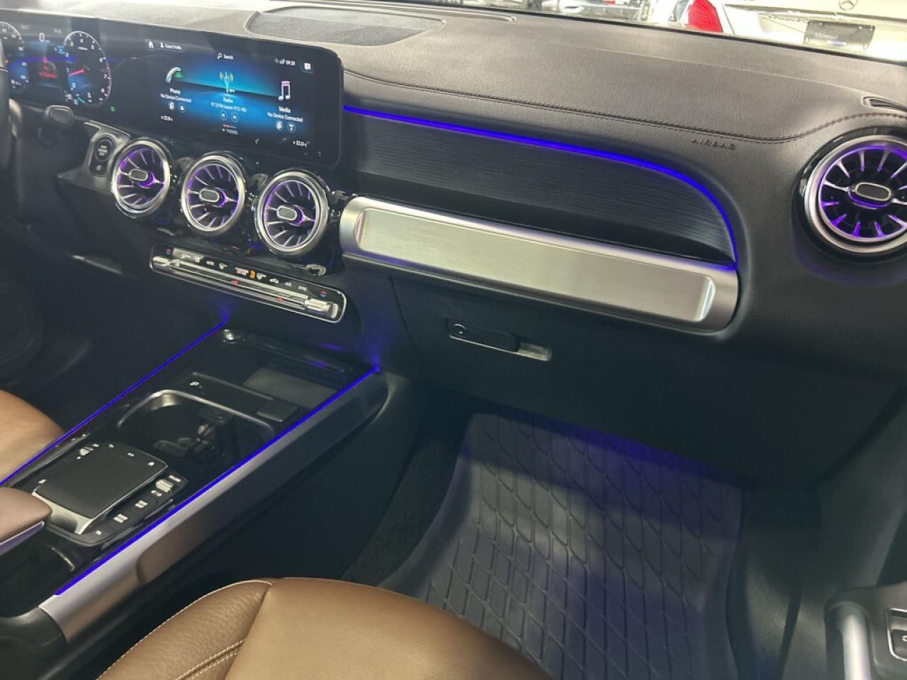 2022 Mercedes-Benz GLB GLB 250 AMG PKG/  4MATIC/Clean carfax/NAVI/Sunroof Photo