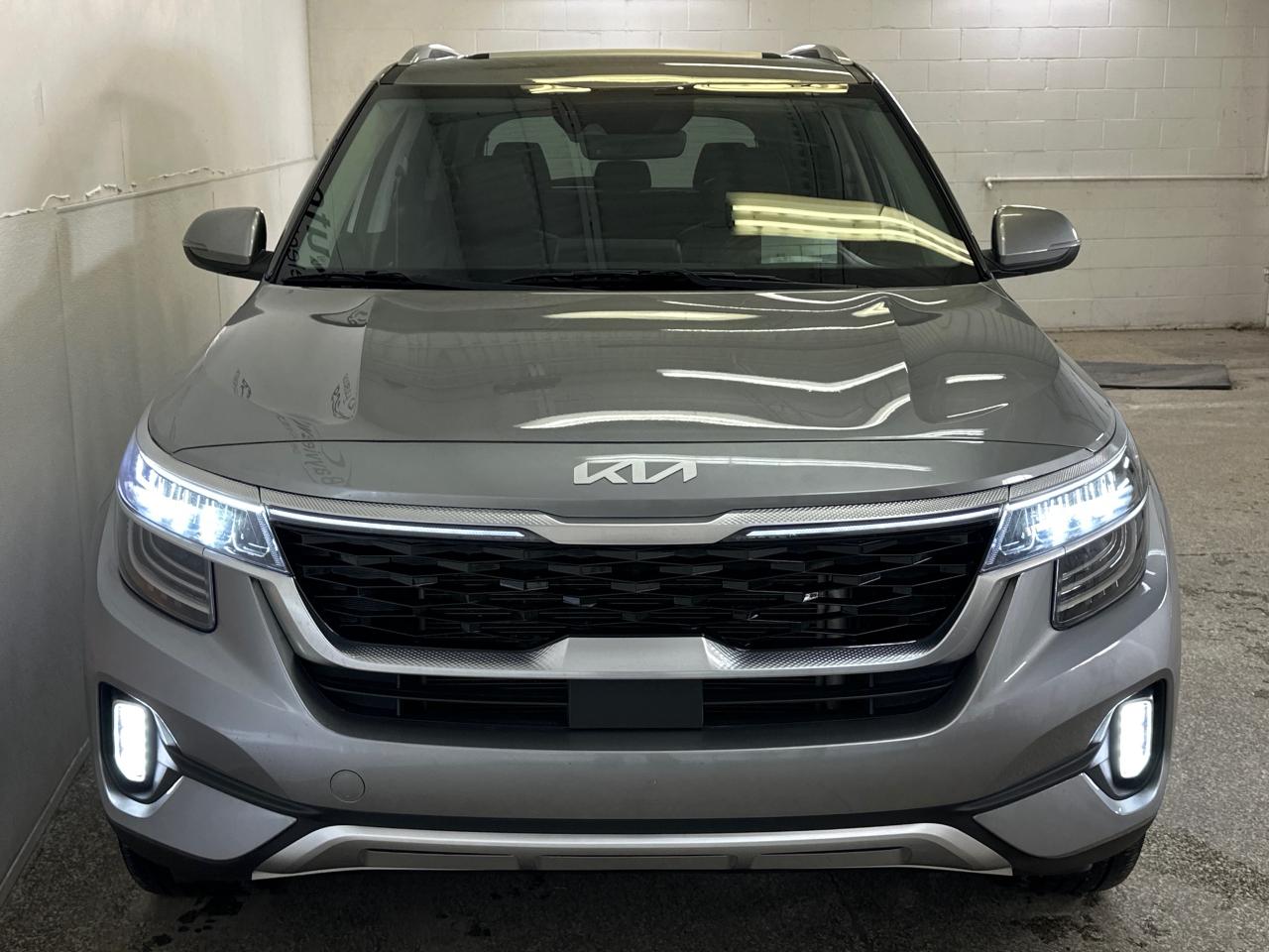 2023 Kia Seltos SX Turbo w/Black Interior 4dr All-Wheel Drive Photo