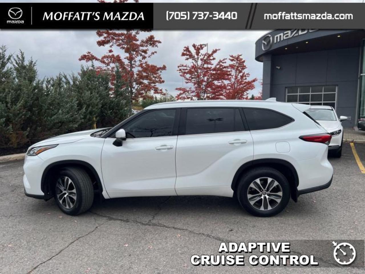 2022 Toyota Highlander XLE Photo2