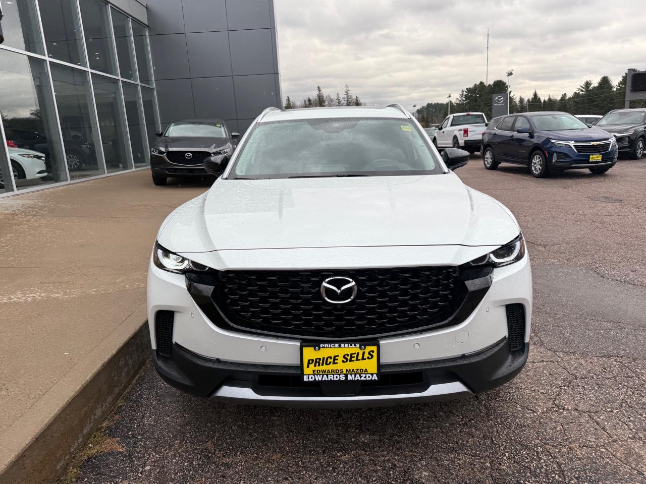 2024 Mazda CX-50 GT w/Turbo 4dr All-Wheel Drive Sport Utility Photo4