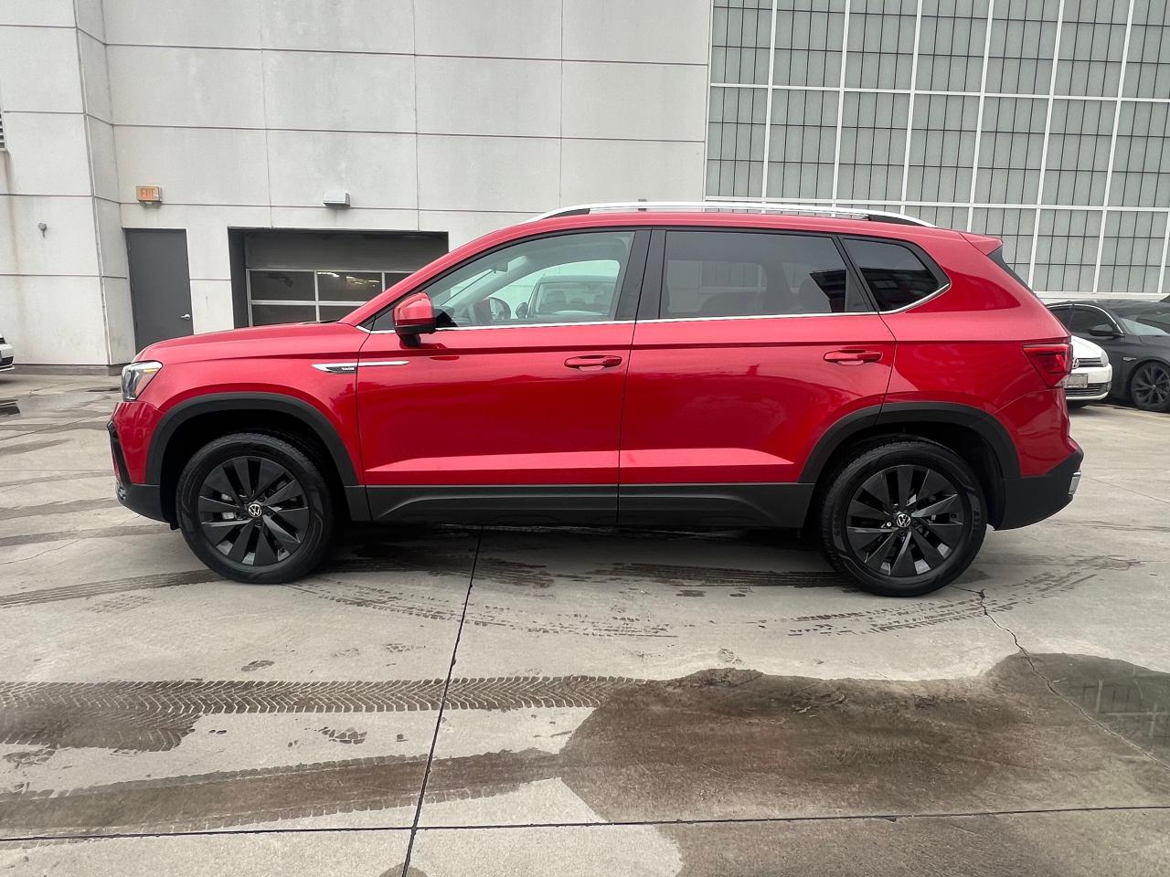 2022 Volkswagen Taos Comfortline 4dr All-Wheel Drive 4MOTION Photo
