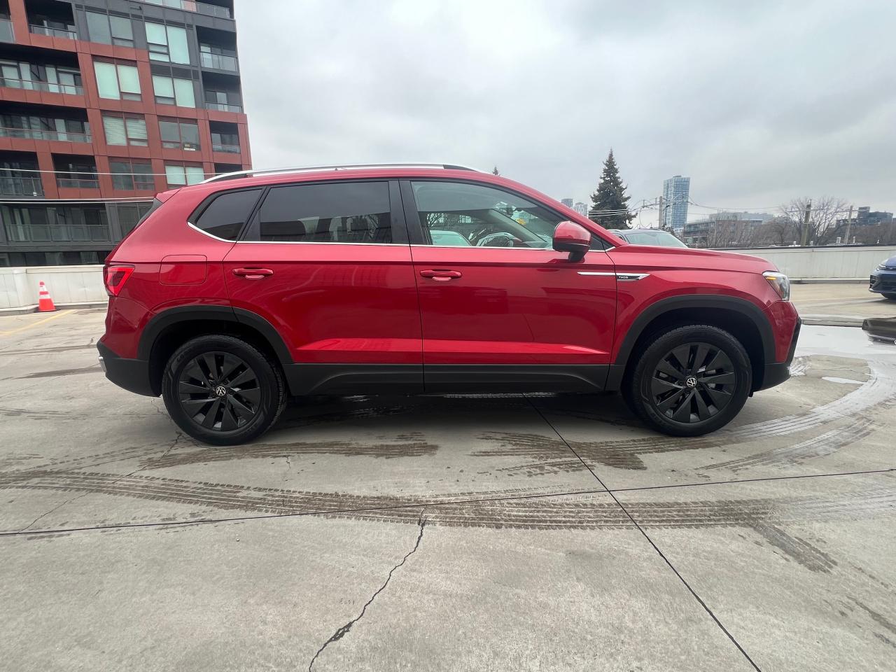 2022 Volkswagen Taos Comfortline 4dr All-Wheel Drive 4MOTION Photo