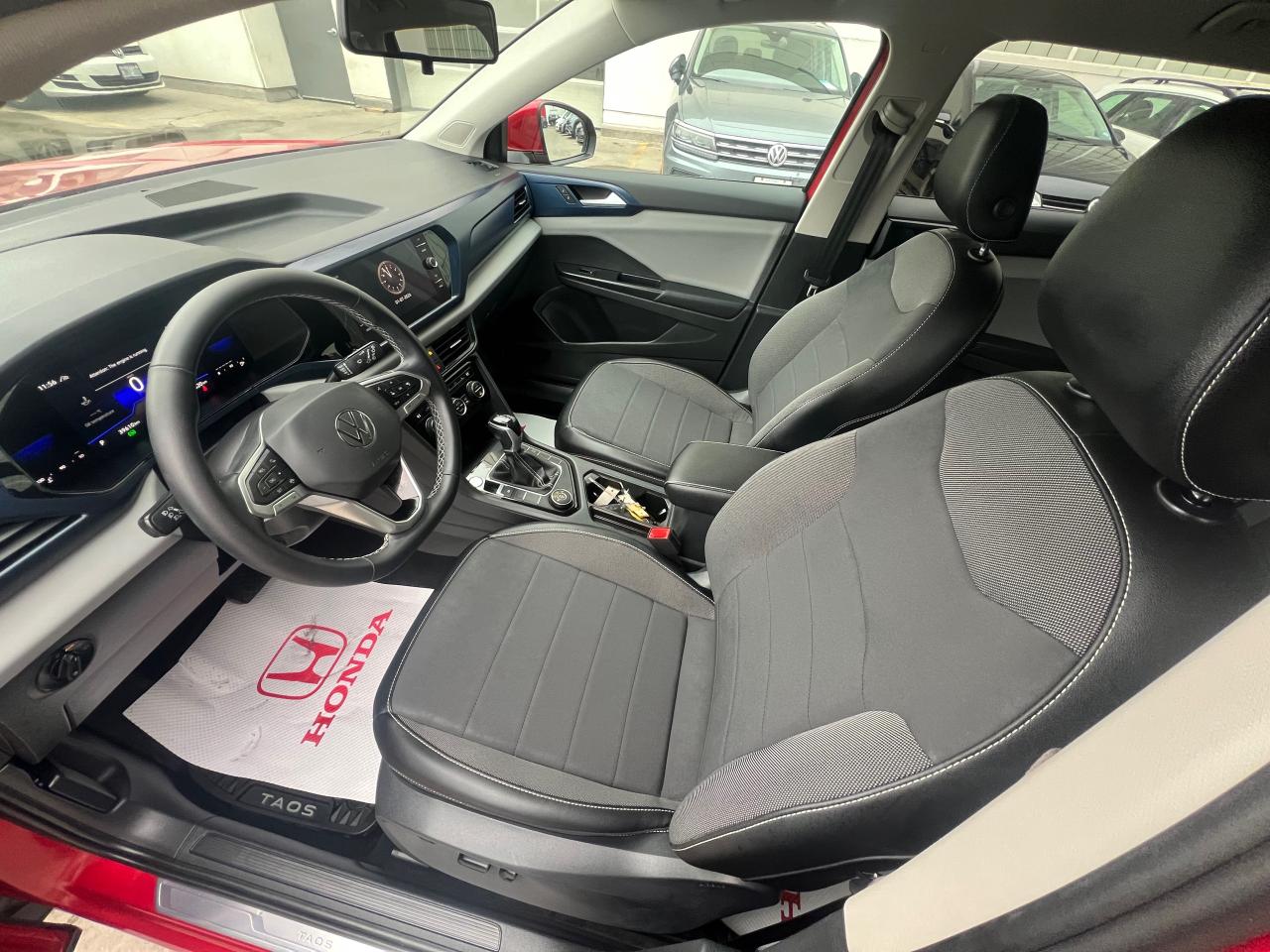 2022 Volkswagen Taos Comfortline 4dr All-Wheel Drive 4MOTION Photo