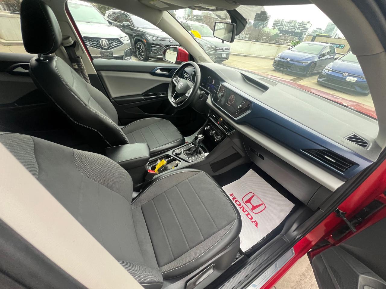 2022 Volkswagen Taos Comfortline 4dr All-Wheel Drive 4MOTION Photo