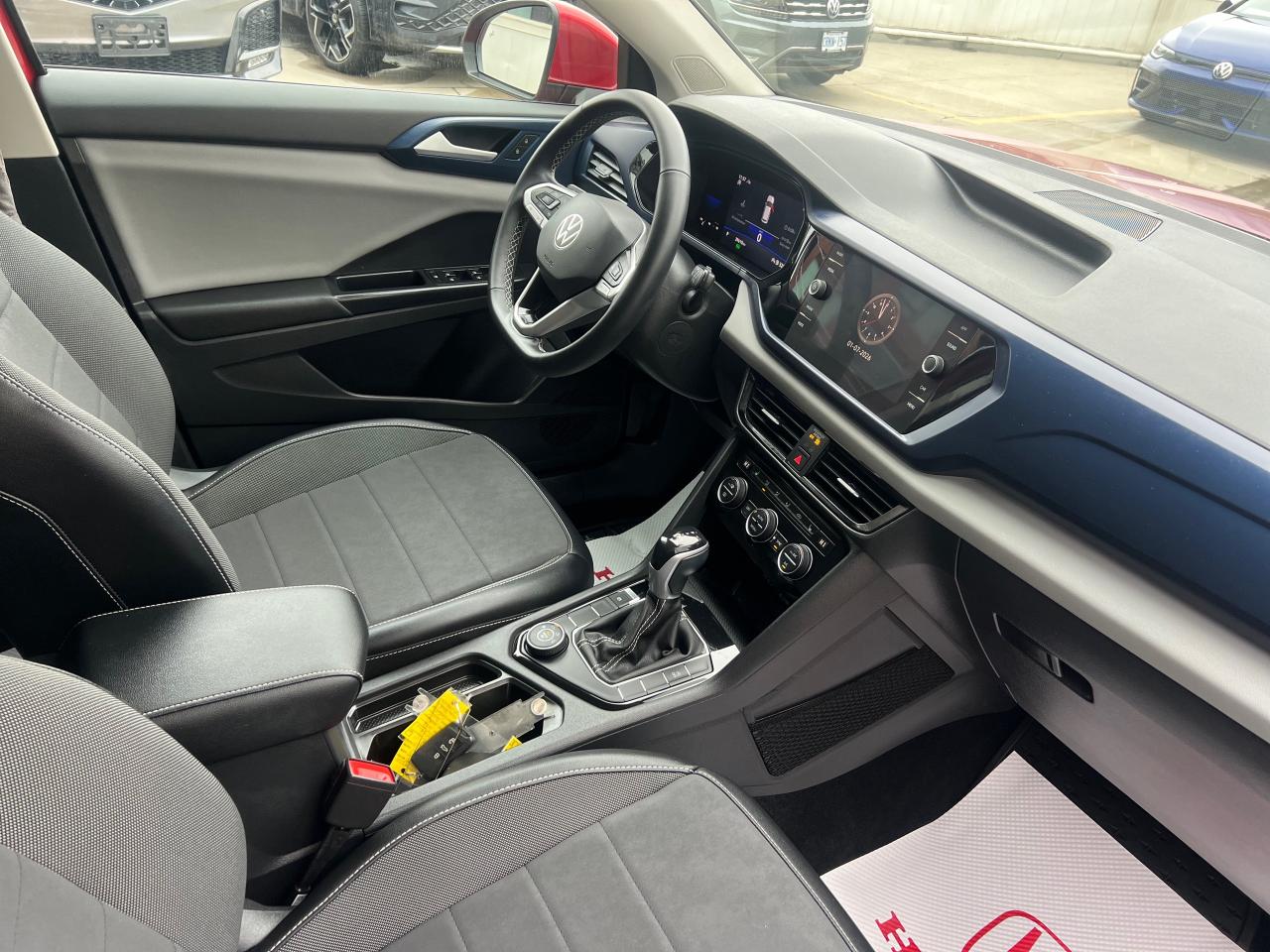 2022 Volkswagen Taos Comfortline 4dr All-Wheel Drive 4MOTION Photo