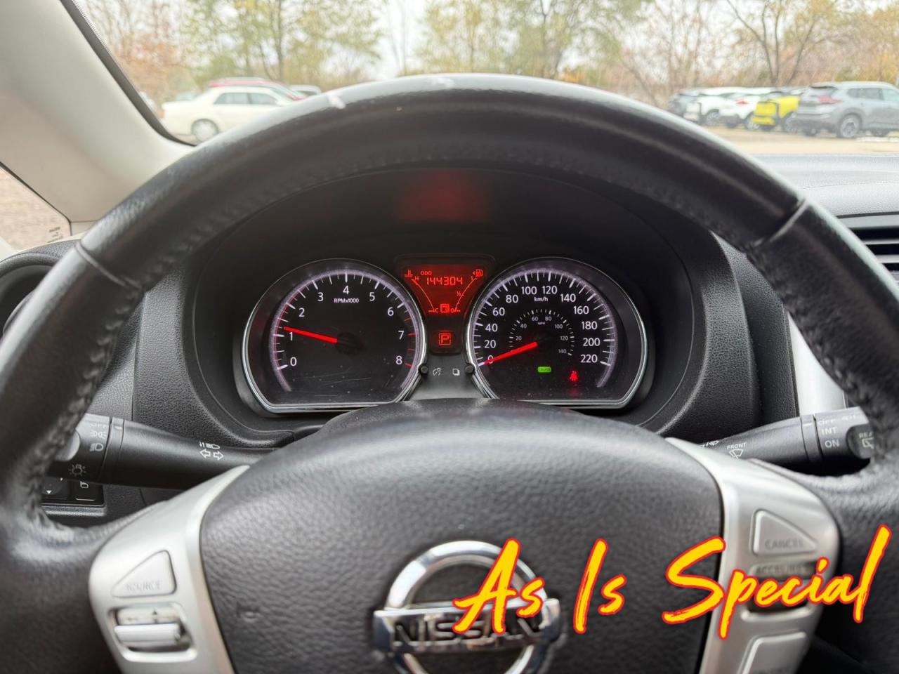 2014 Nissan Versa Note 1.6 SV (CVT) 4dr Hatchback Photo