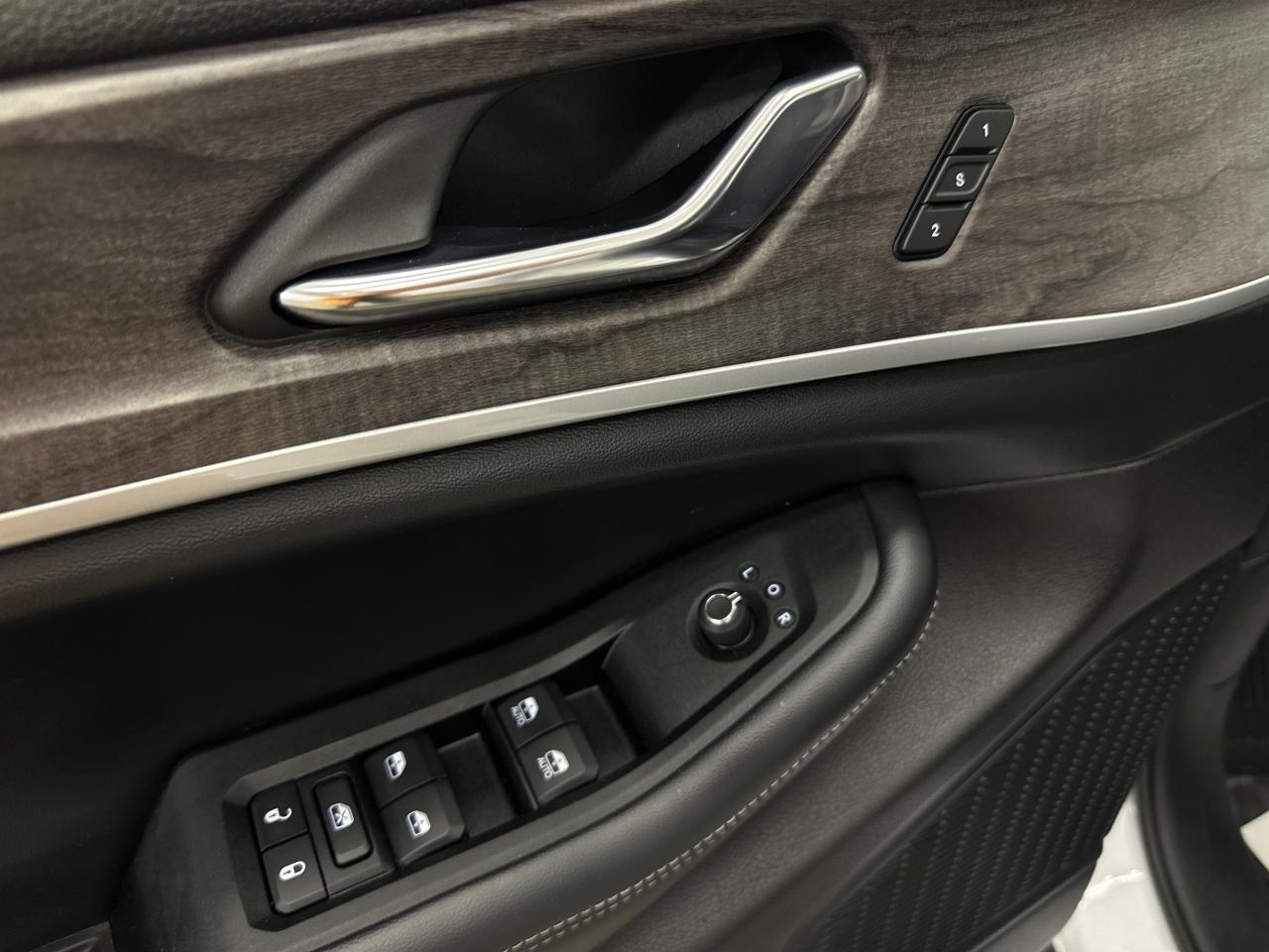 2024 Jeep Grand Cherokee L Limited 4dr 4x4 Photo