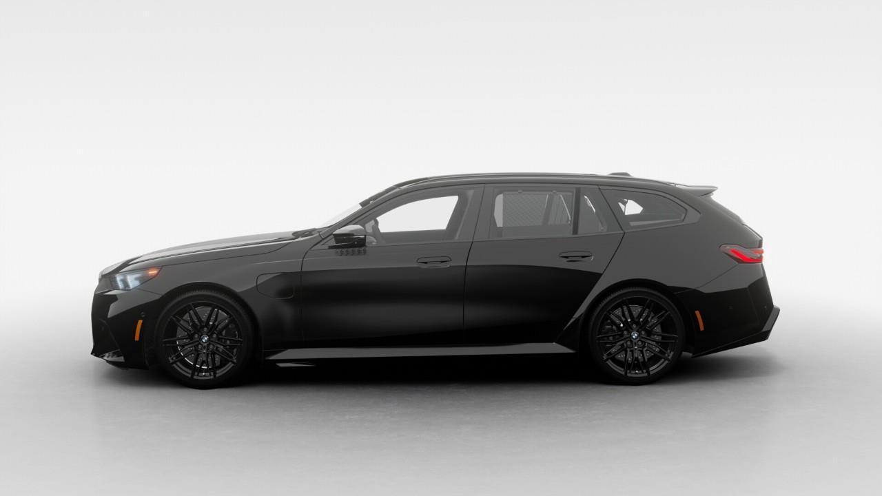 2026 BMW M5 Base 4dr All-Wheel Drive Touring Photo3