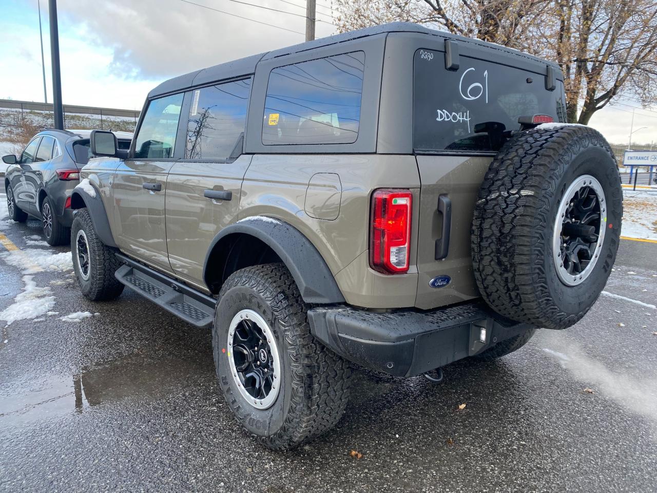 2025 Ford Bronco Big Bend 4dr 4x4 Photo3