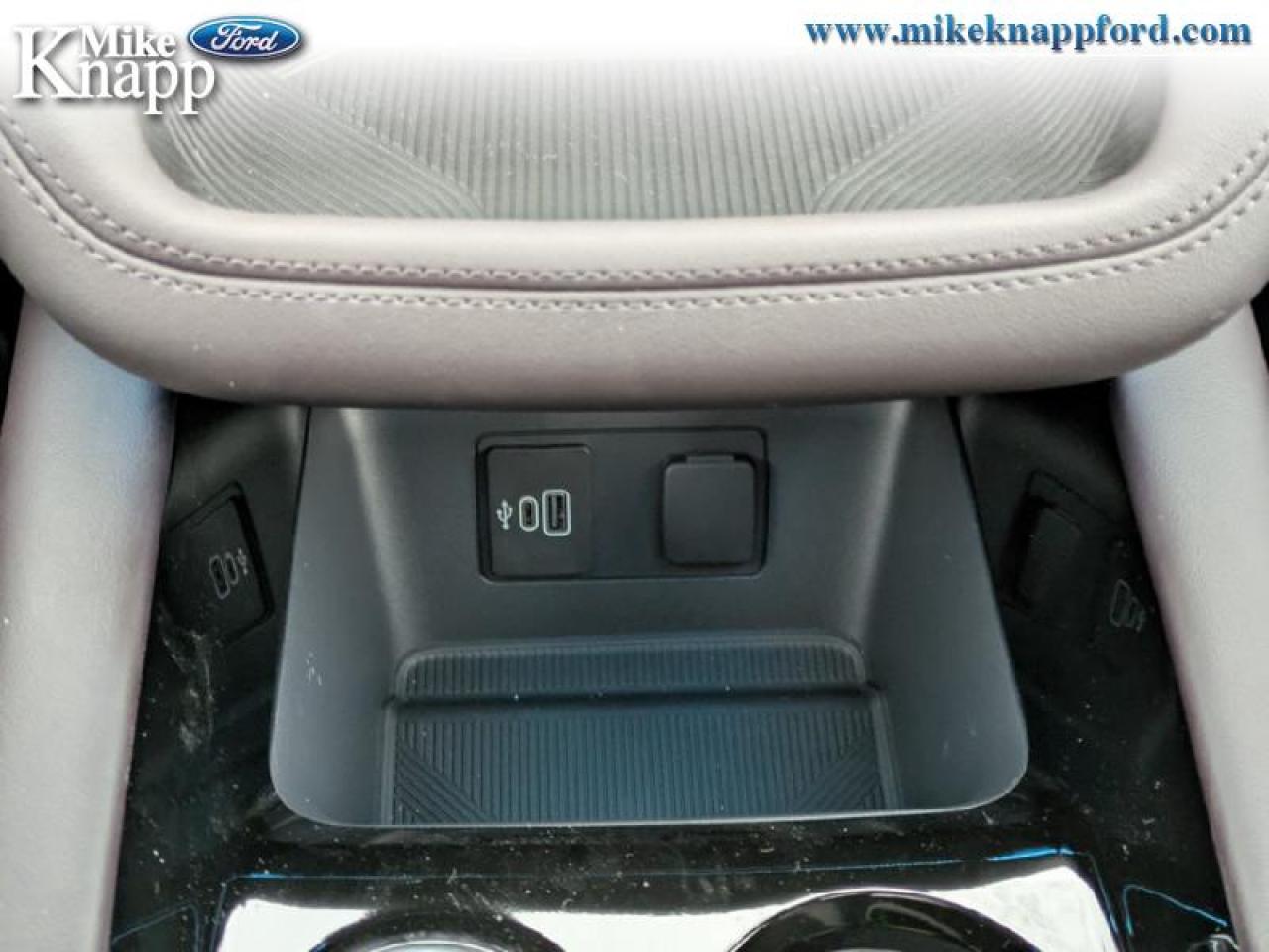 2026 Ford Explorer Platinum Photo