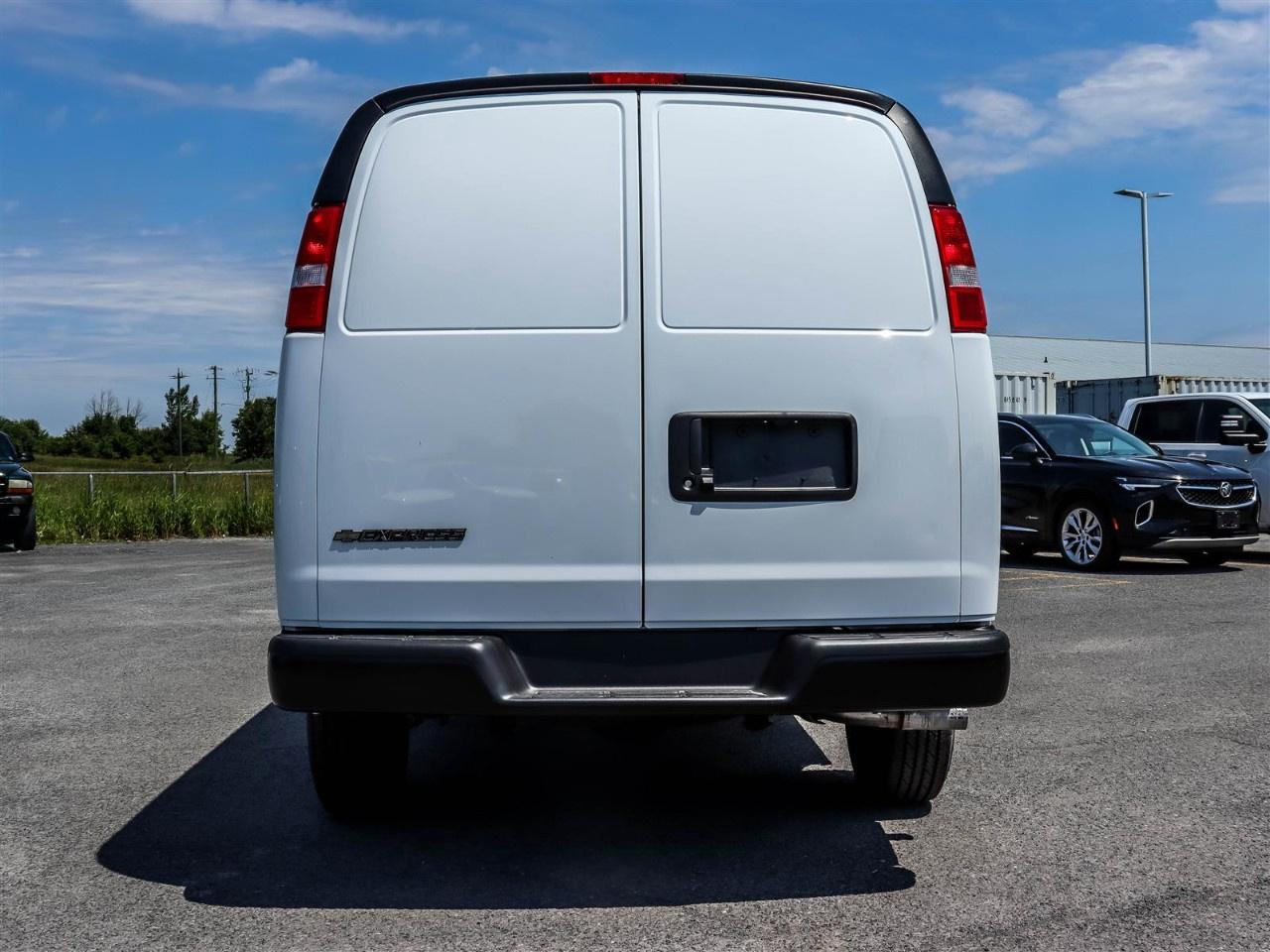 2025 Chevrolet Express Cargo Van 2500 Extended Wheelbase Rear-Wheel Drive Photo