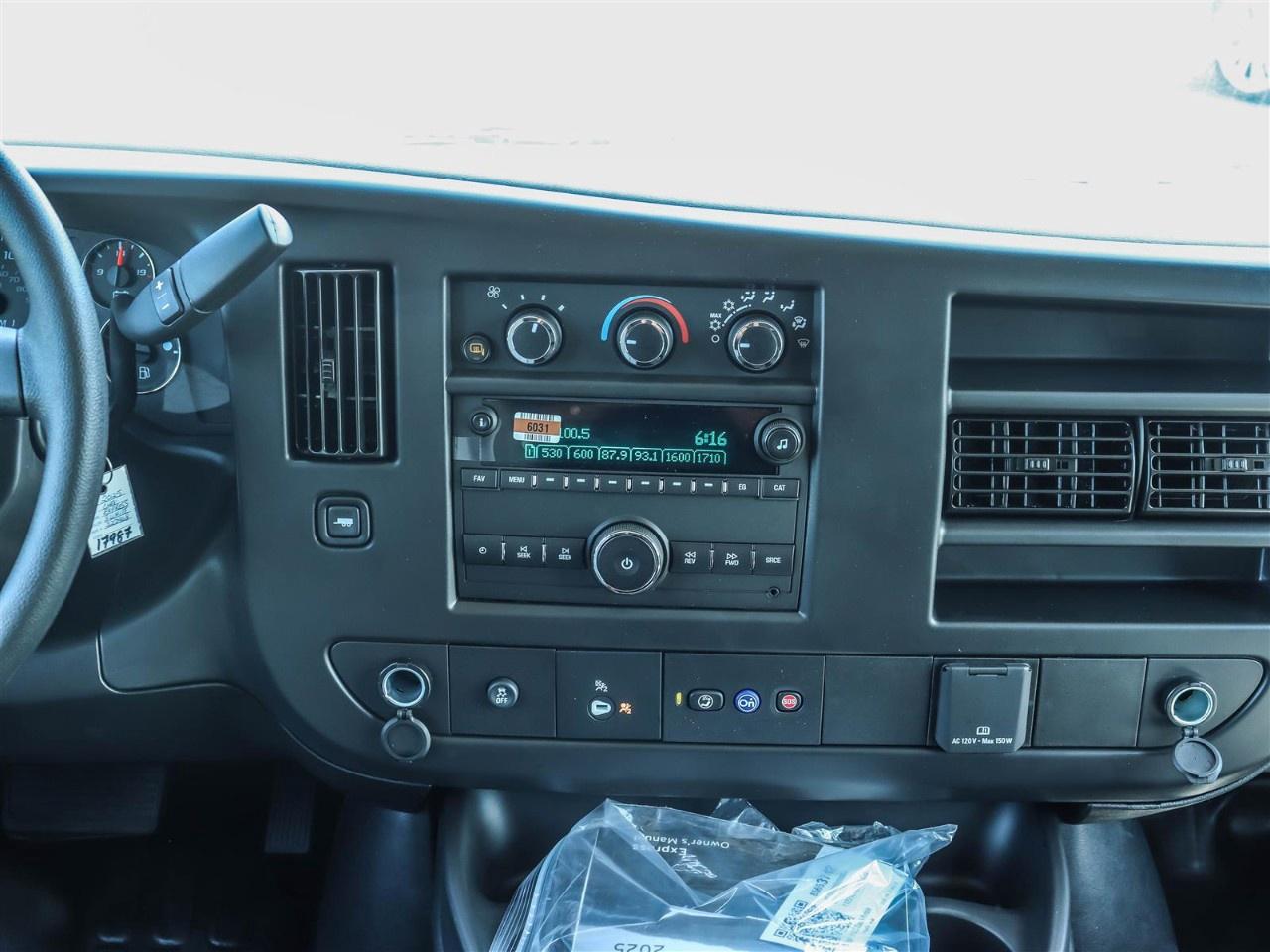 2025 Chevrolet Express Cargo Van 2500 Extended Wheelbase Rear-Wheel Drive Photo