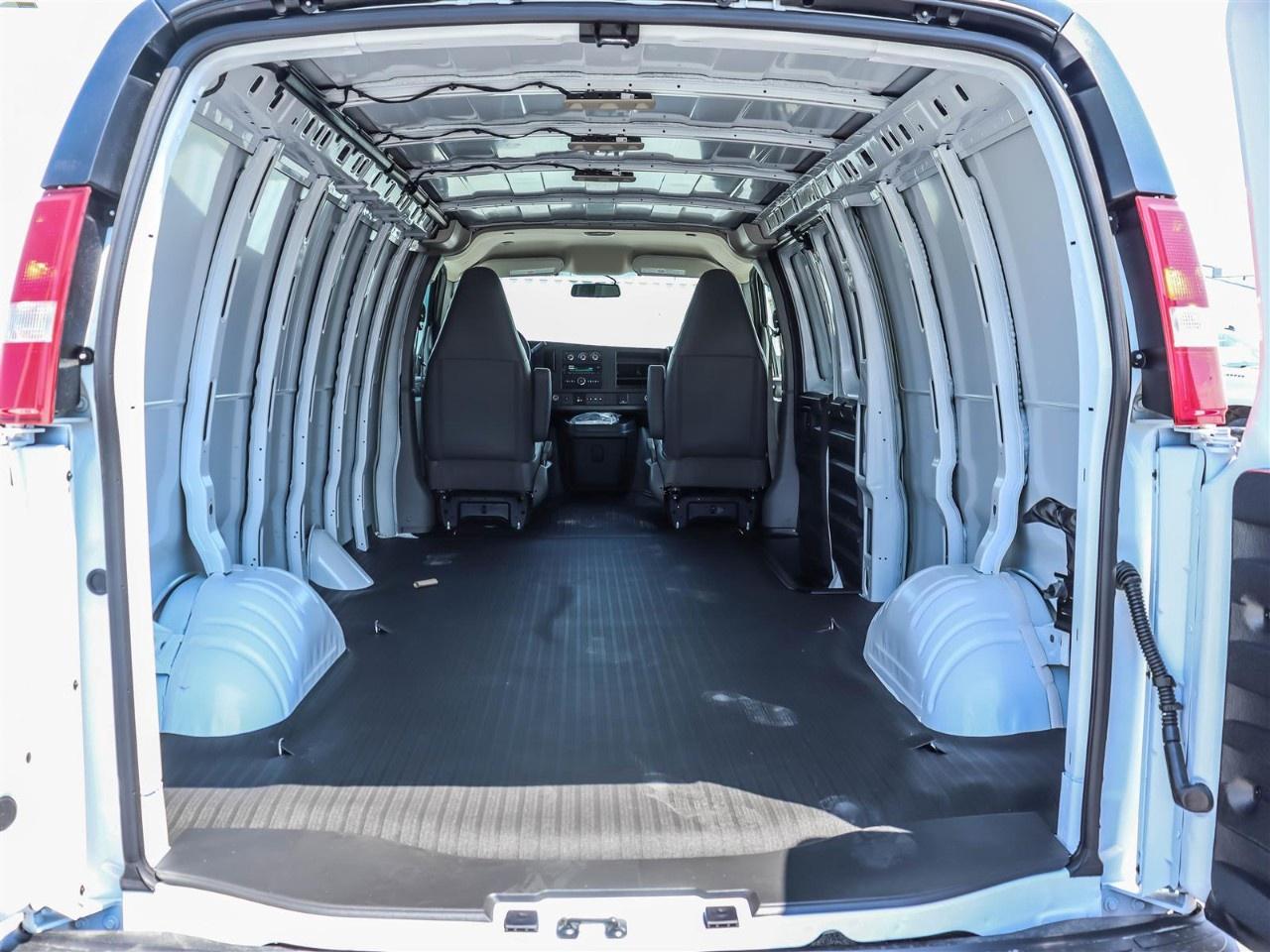 2025 Chevrolet Express Cargo Van 2500 Extended Wheelbase Rear-Wheel Drive Photo