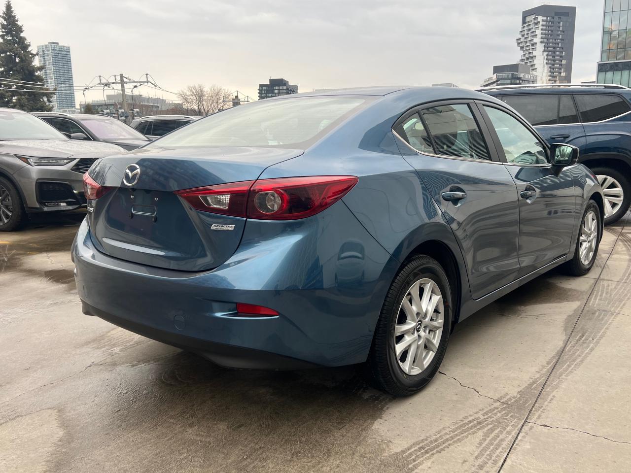 2018 Mazda 3 GS (A6) 4dr Sedan Photo