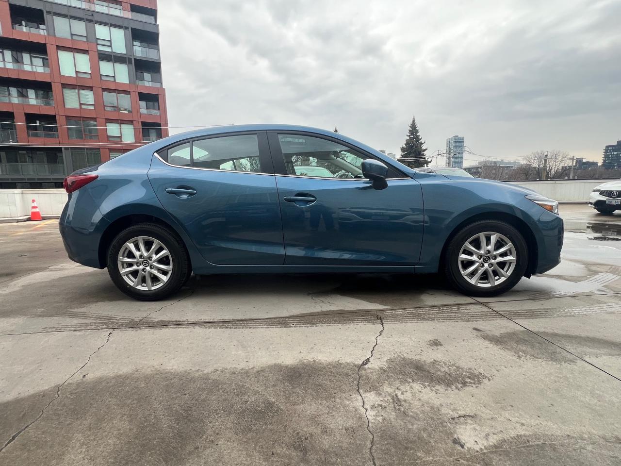 2018 Mazda 3 GS (A6) 4dr Sedan Photo