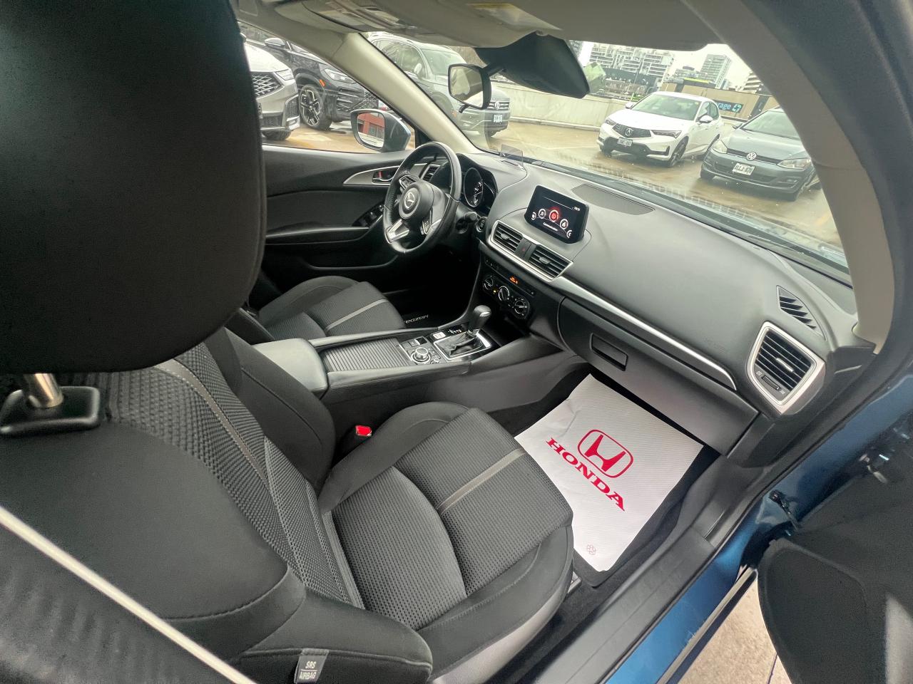 2018 Mazda 3 GS (A6) 4dr Sedan Photo