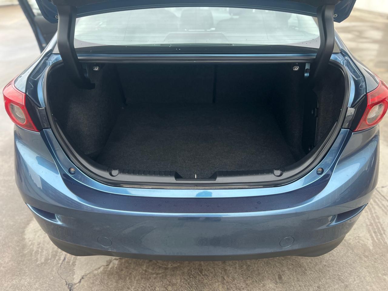 2018 Mazda 3 GS (A6) 4dr Sedan Photo