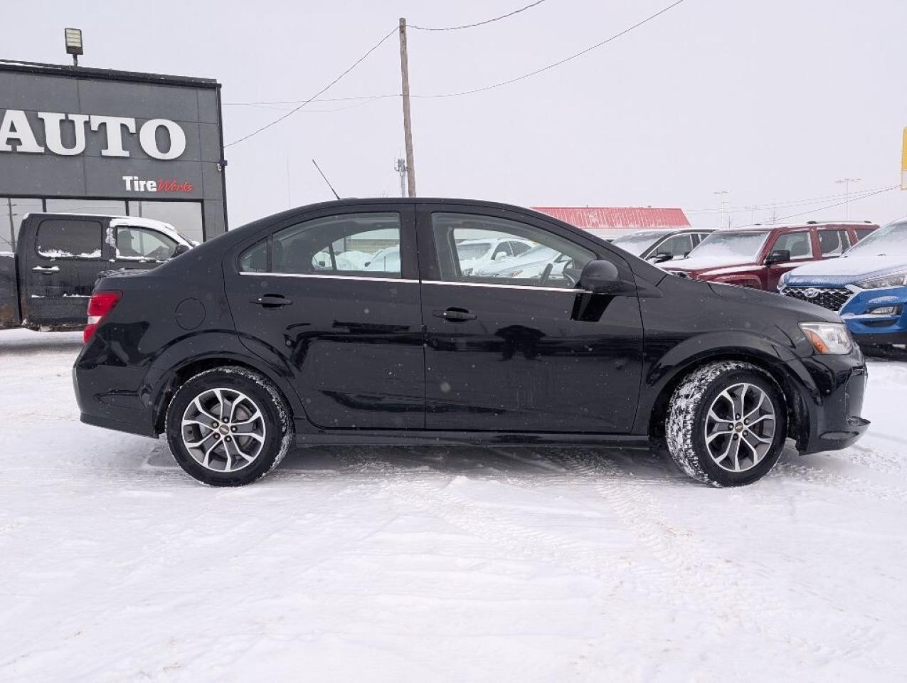 2017 Chevrolet Sonic LT RS Photo4