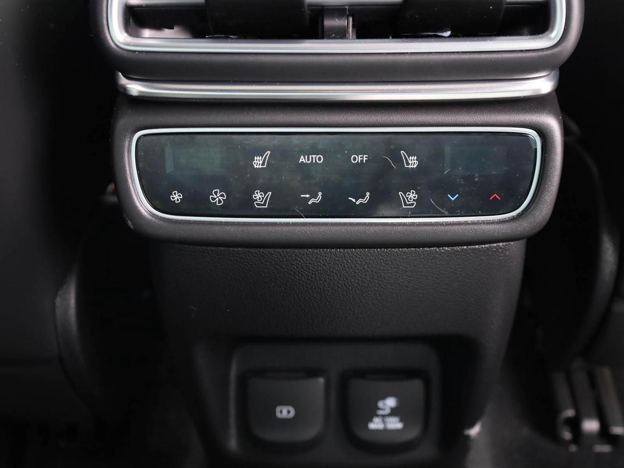 2025 Genesis GV80 Coupe 3.5T e-SC 4dr All-Wheel Drive Photo