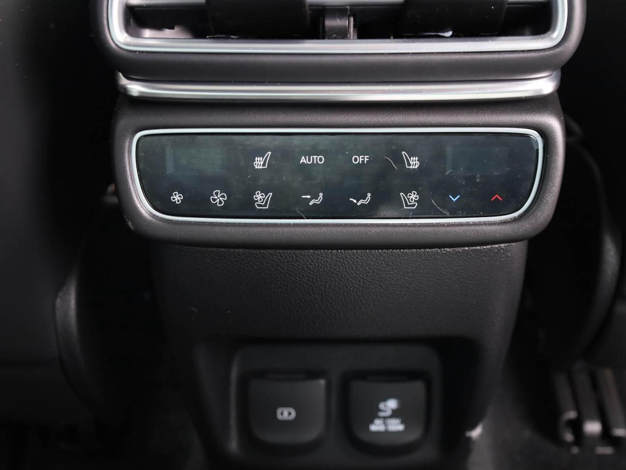 2025 Genesis GV80 Coupe 3.5T e-SC 4dr All-Wheel Drive Photo