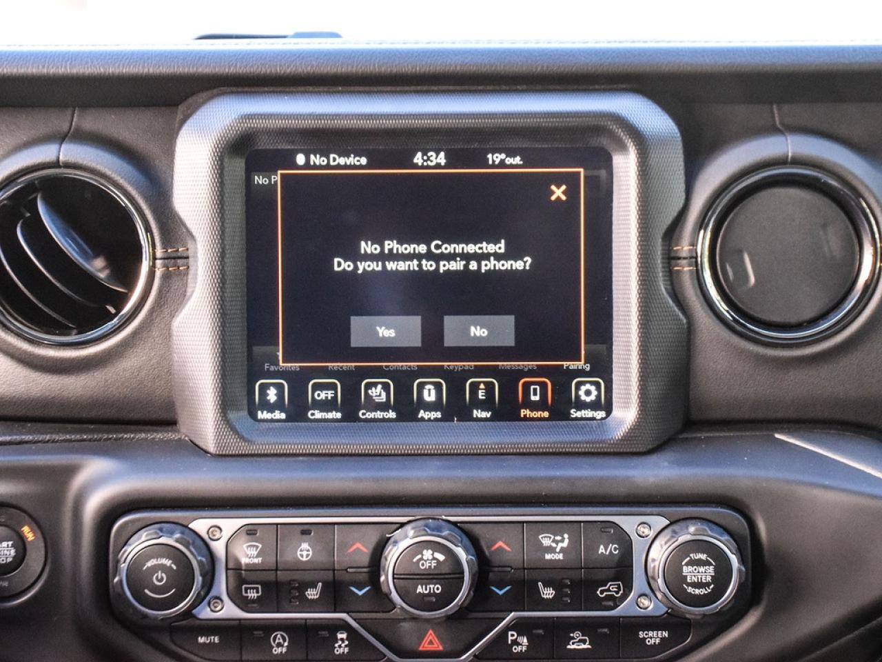 2023 Jeep Wrangler SAHARA 4DR 4X4 Photo