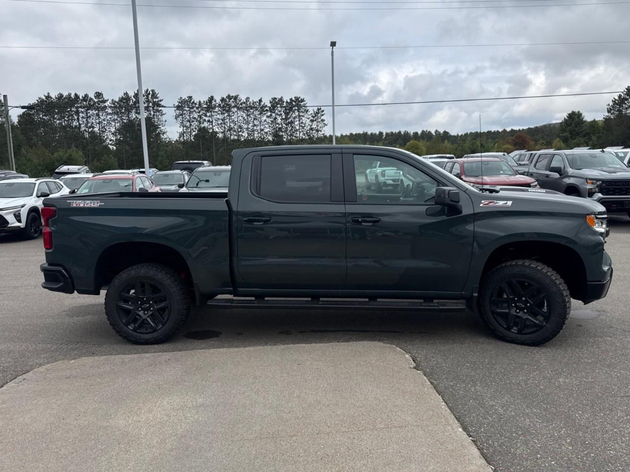 2026 Chevrolet Silverado 1500 Crew Cab Short Box 4-Wheel Drive LT Trail Boss Photo3