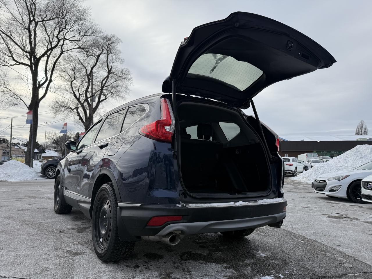 2018 Honda CR-V Touring l AWD l 16 Service Records l 1.5T l 4Cyl Photo