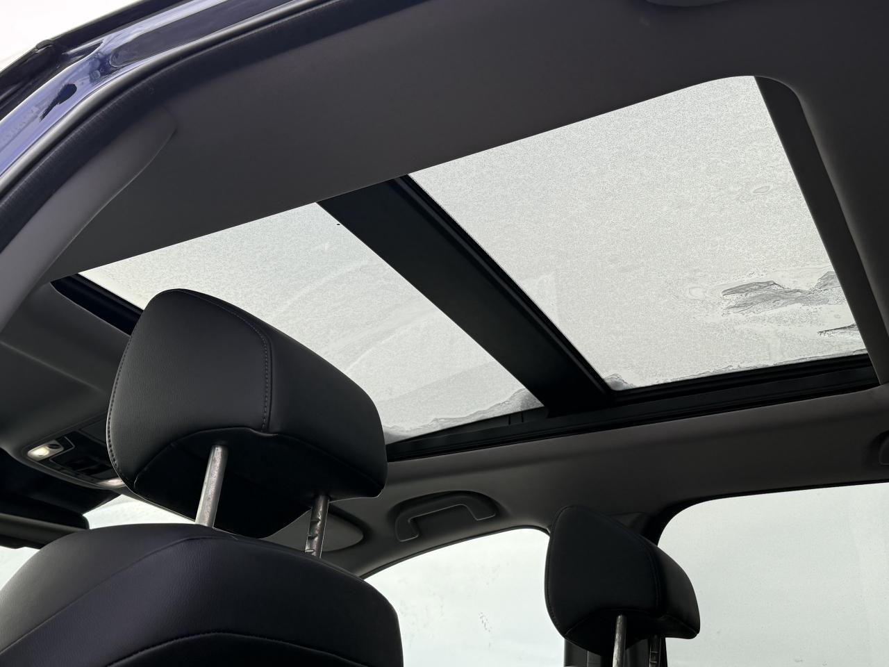 2018 Honda CR-V Touring l AWD l 16 Service Records l 1.5T l 4Cyl Photo