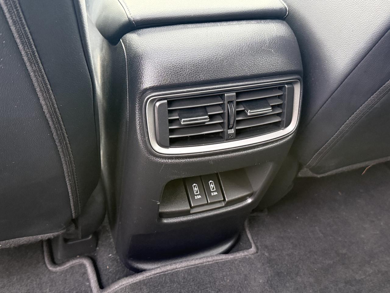 2018 Honda CR-V Touring l AWD l 16 Service Records l 1.5T l 4Cyl Photo