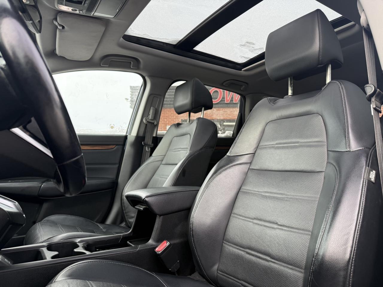 2018 Honda CR-V Touring l AWD l 16 Service Records l 1.5T l 4Cyl Photo