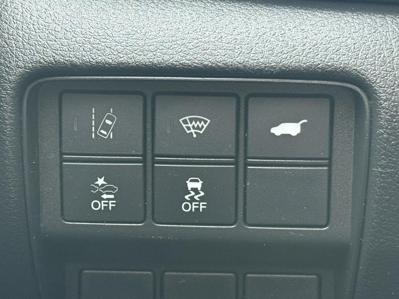 2018 Honda CR-V Touring l AWD l 16 Service Records l 1.5T l 4Cyl Photo