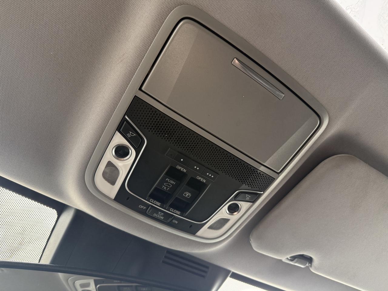 2018 Honda CR-V Touring l AWD l 16 Service Records l 1.5T l 4Cyl Photo