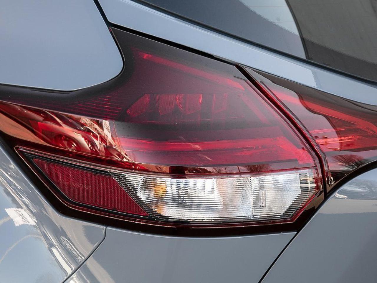 2025 Nissan Kicks Play SV 4dr Front-Wheel Drive Photo