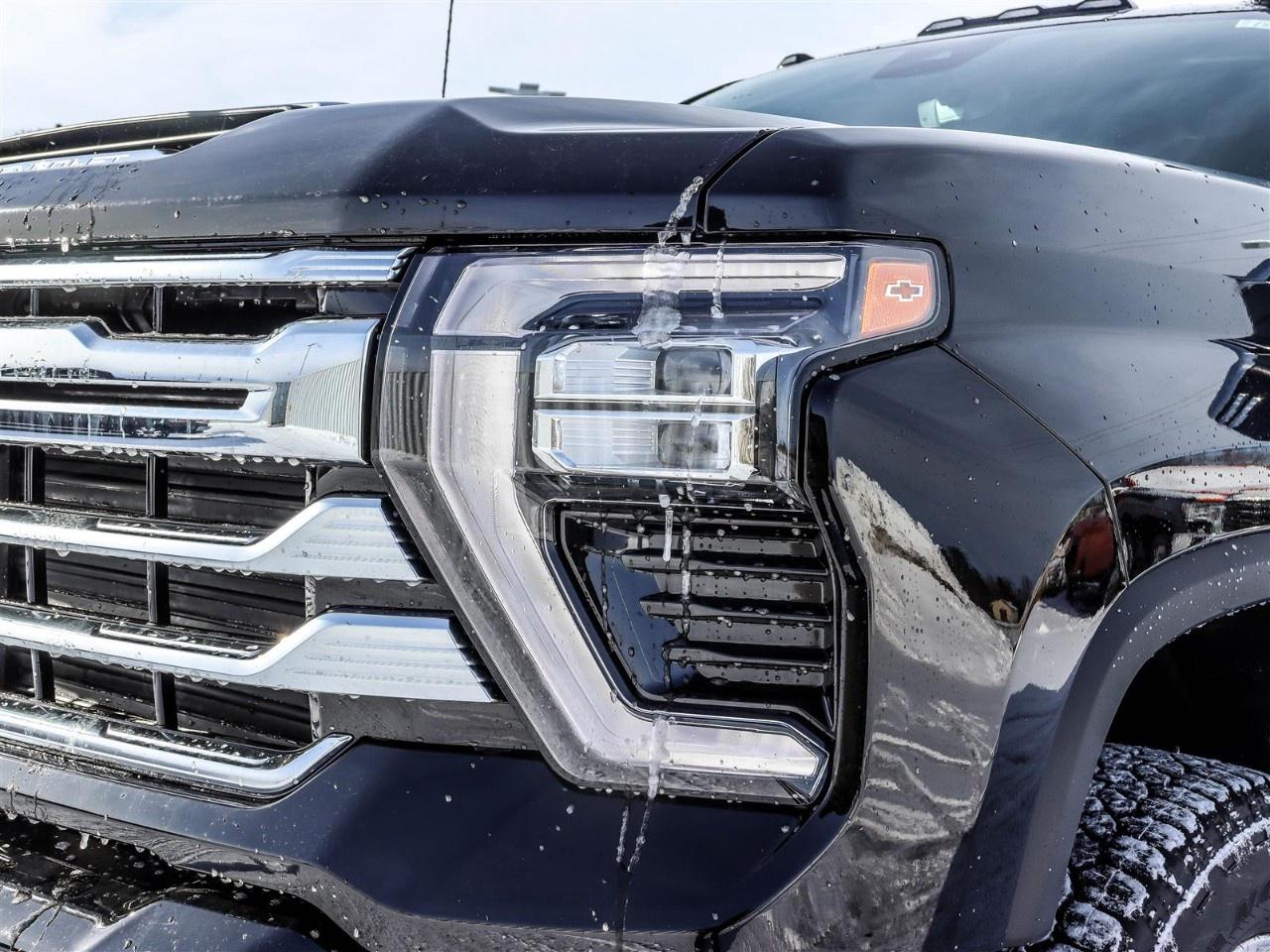 2026 Chevrolet SILVERADO 2500HD 4WD Crew Cab Standard Box High Country Photo