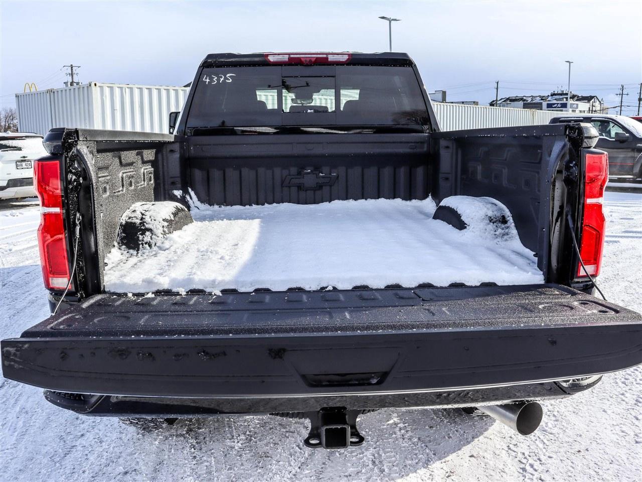 2026 Chevrolet SILVERADO 2500HD 4WD Crew Cab Standard Box High Country Photo