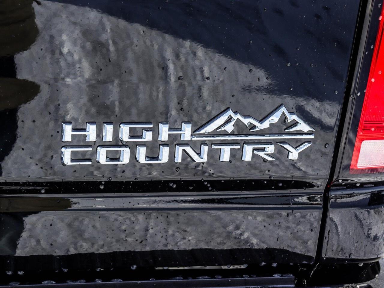 2026 Chevrolet SILVERADO 2500HD 4WD Crew Cab Standard Box High Country Photo