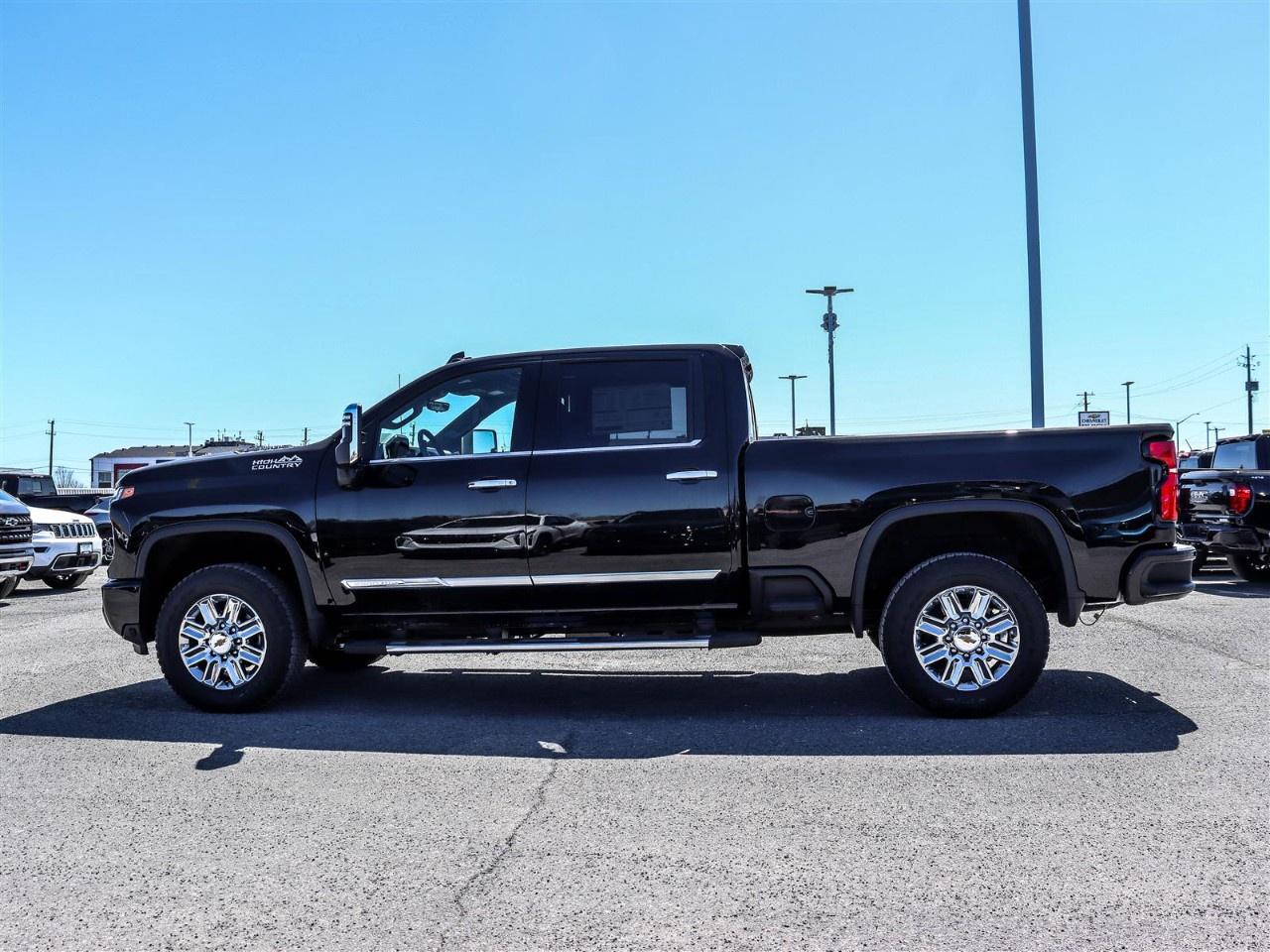 2026 Chevrolet SILVERADO 2500HD 4WD Crew Cab Standard Box High Country Photo