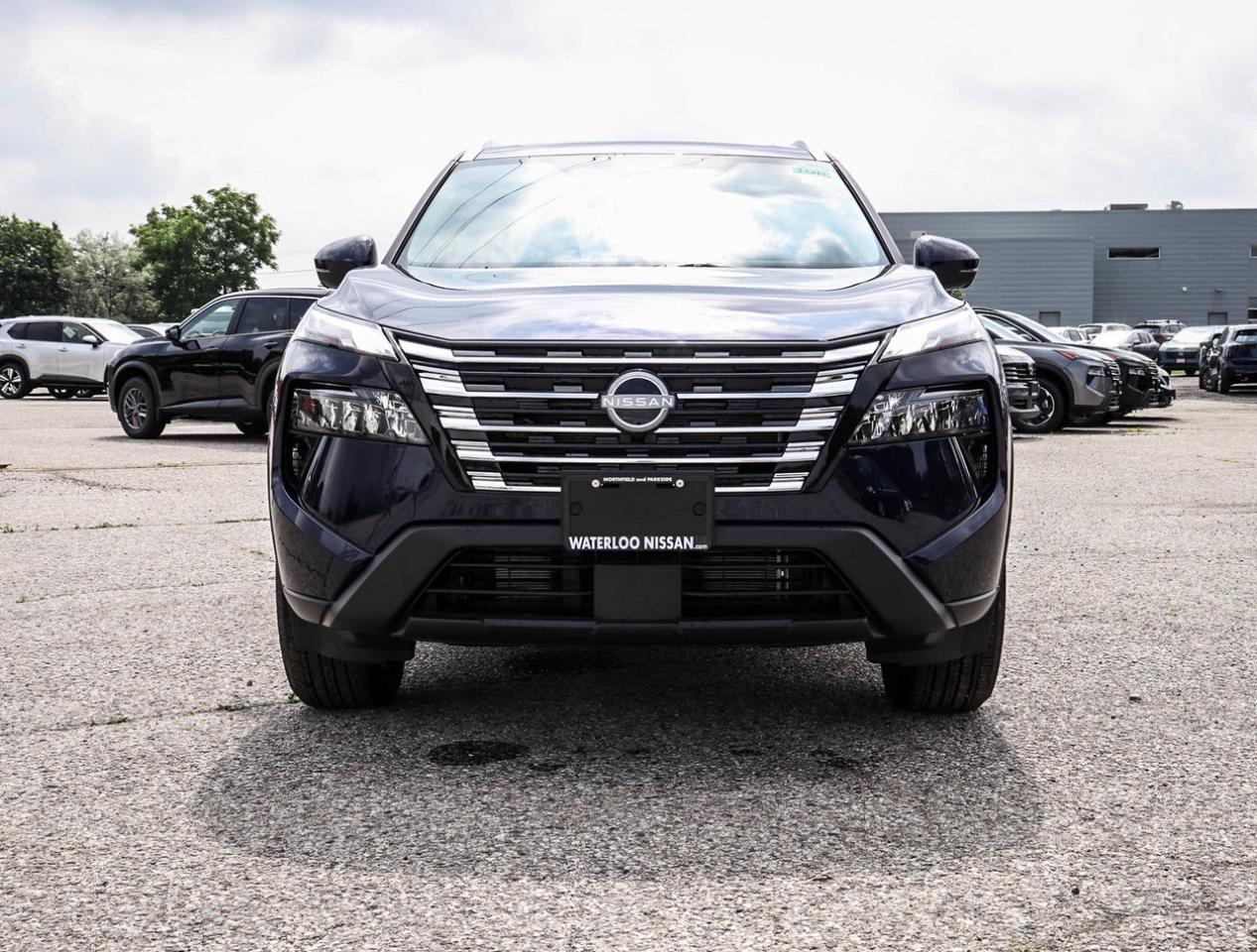 2025 Nissan Rogue SV Moonroof LEATHER ROOF/LOW RATES Photo2