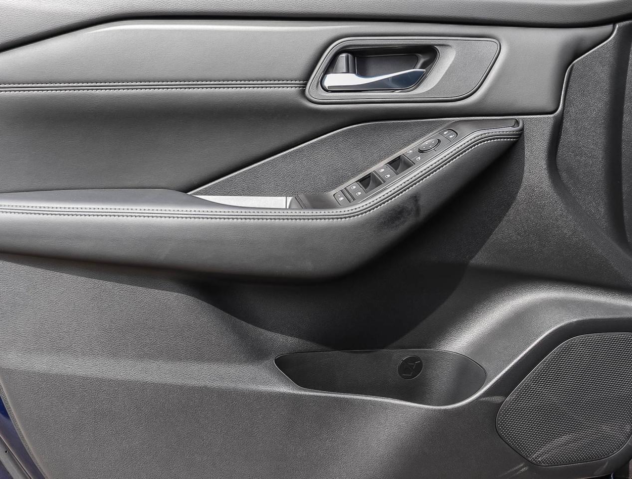 2025 Nissan Rogue SV Moonroof LEATHER ROOF/LOW RATES Photo