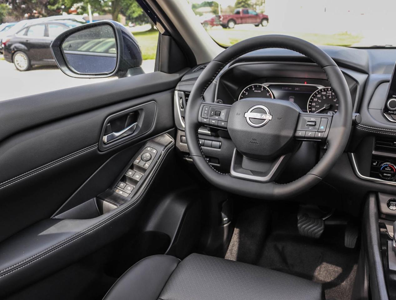 2025 Nissan Rogue SV Moonroof LEATHER ROOF/LOW RATES Photo