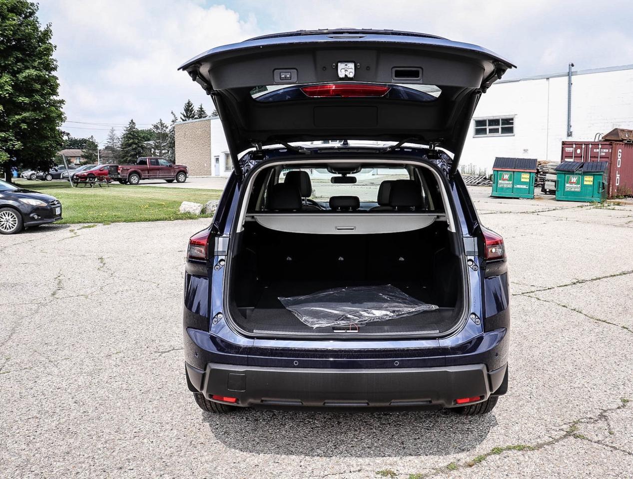2025 Nissan Rogue SV Moonroof LEATHER ROOF/LOW RATES Photo